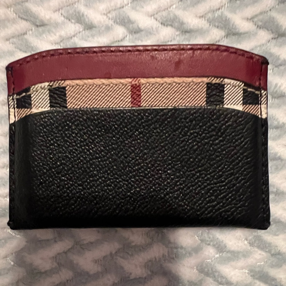 100% authentic Burberry Outlet Card Holder